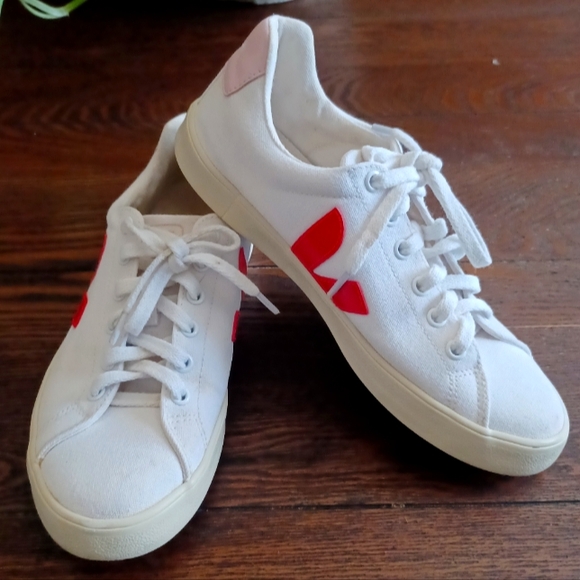 Veja Shoes - Veja White Sneakers For Women with Pink Accents